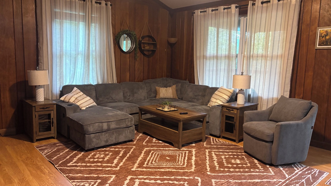 Photo of Livingroom in Lucedale