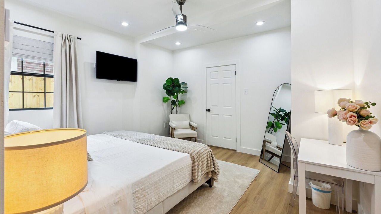 Photo of Bedroom in Mid City South