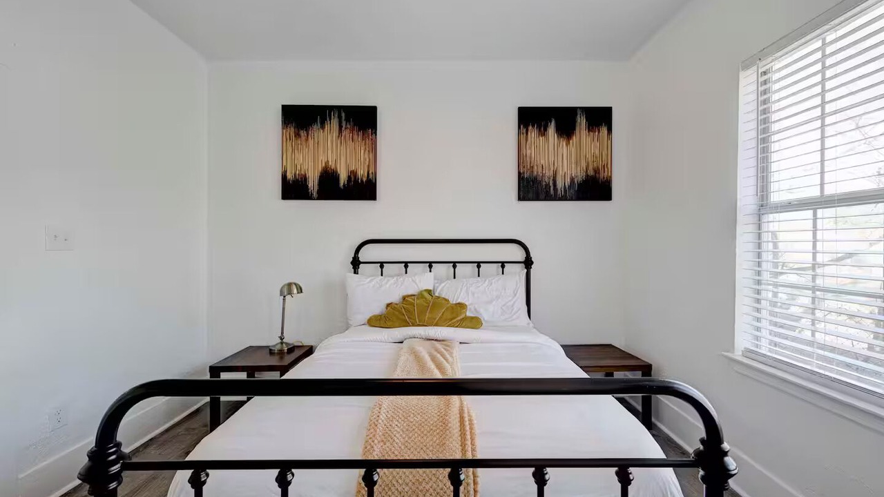 Photo of Bedroom in Rosewood