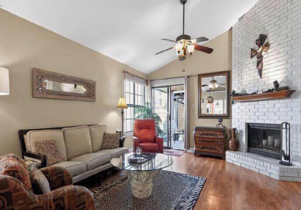 Photo of Livingroom in Grapevine