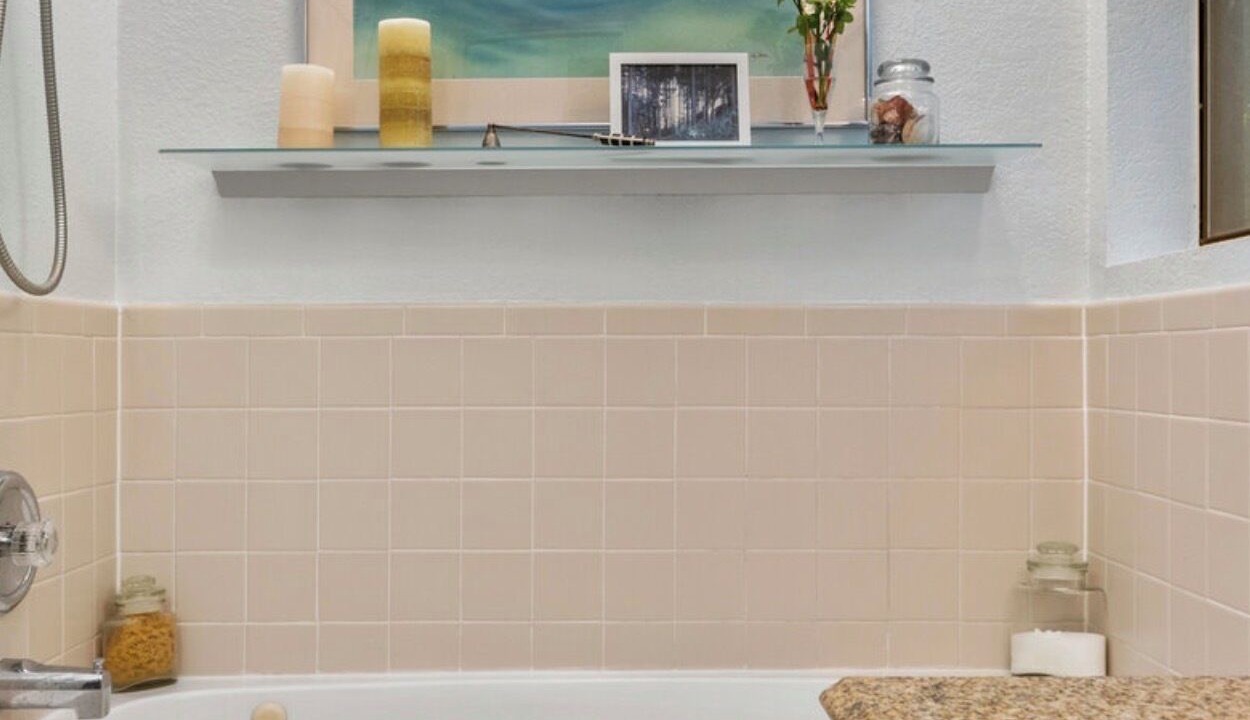 Photo of Bathroom in Lakeland Park