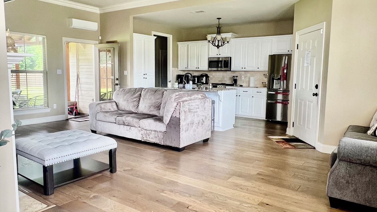 Photo of Livingroom in Gonzales