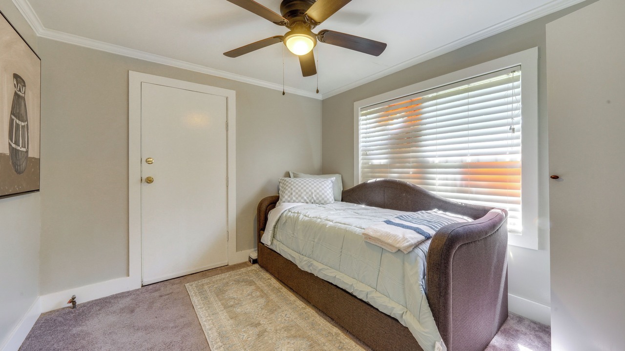 Photo of Bedroom in Alexandria