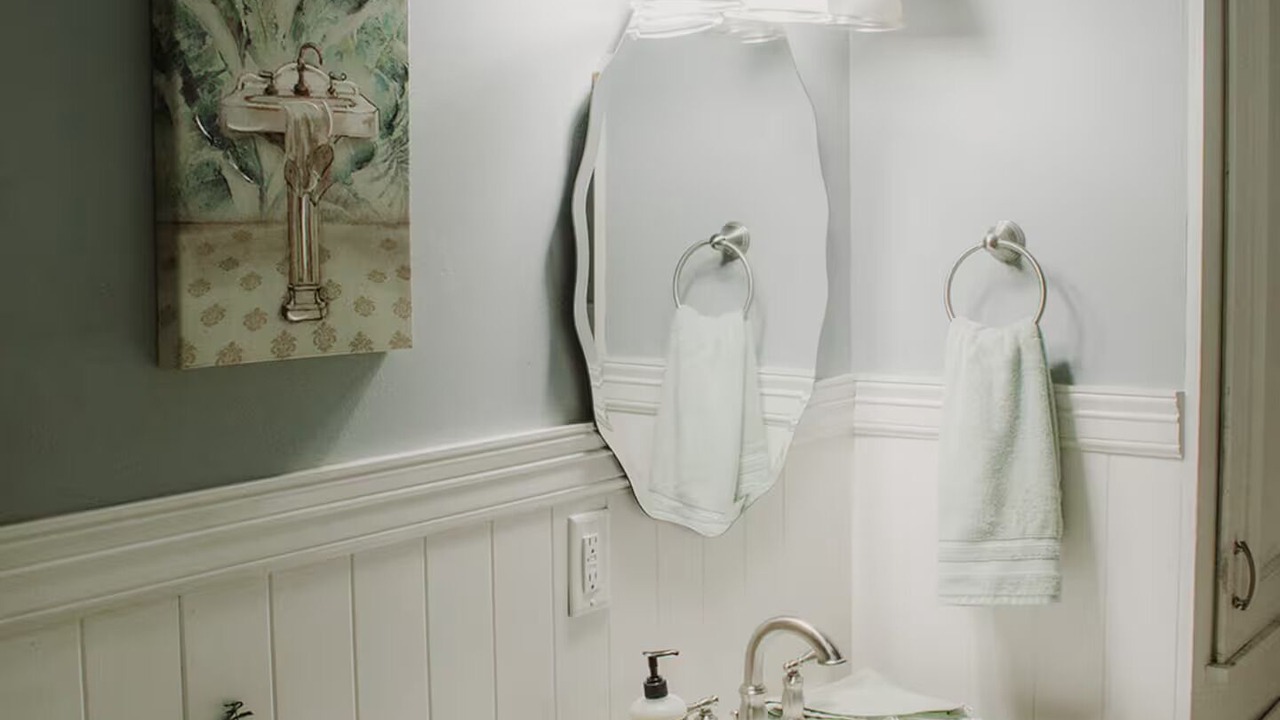 Photo of Bathroom in Sayles Blvd. Area