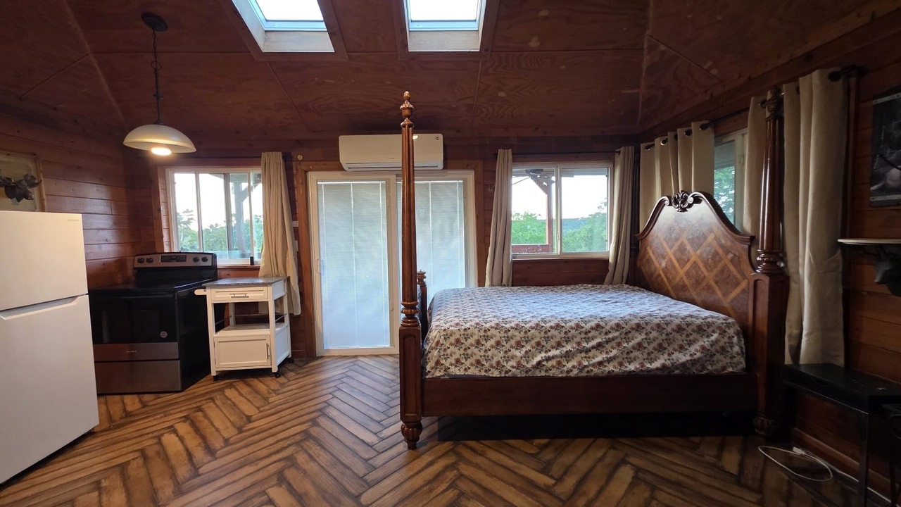 Photo of Bedroom in Cedar Hill