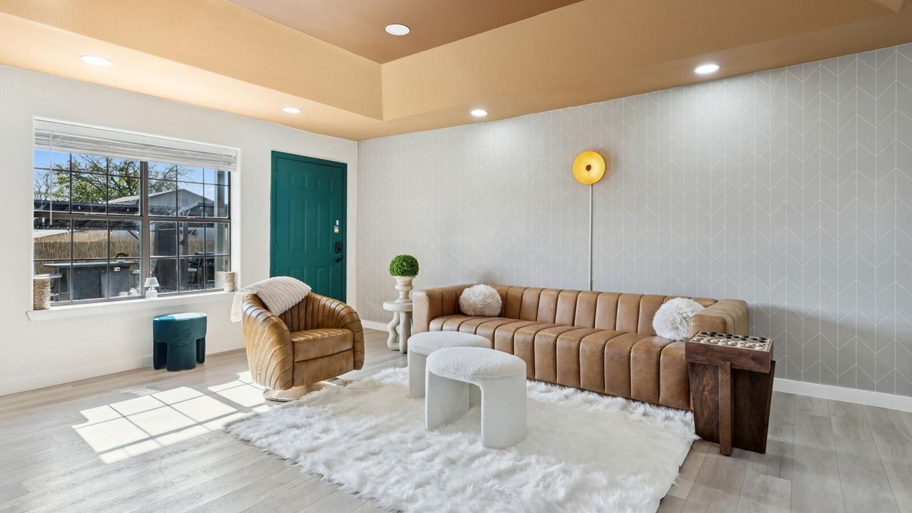 Photo of Livingroom in North Richland Hills