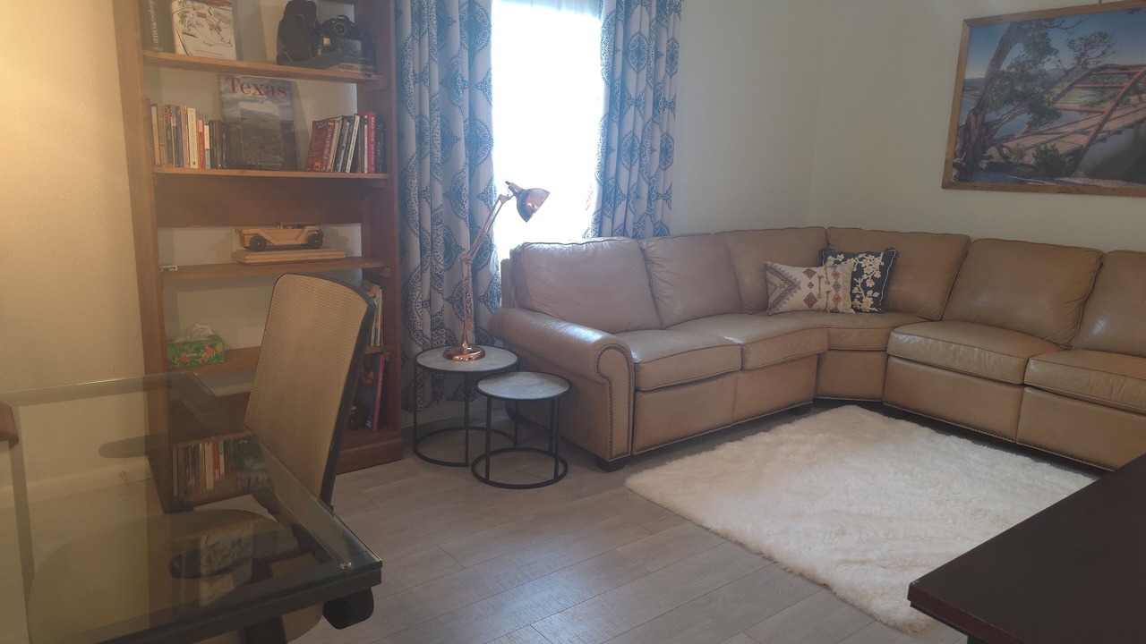 Photo of Livingroom in Central Arlington