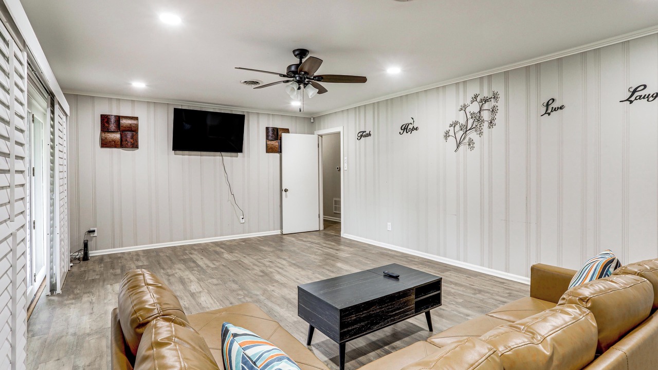 Photo of Livingroom in Alexandria