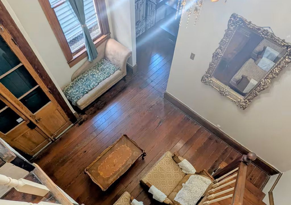 Photo of Livingroom in Algiers Point