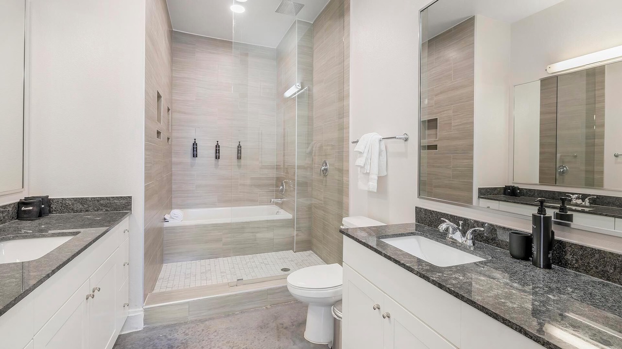Photo of Bathroom in Old East Dallas