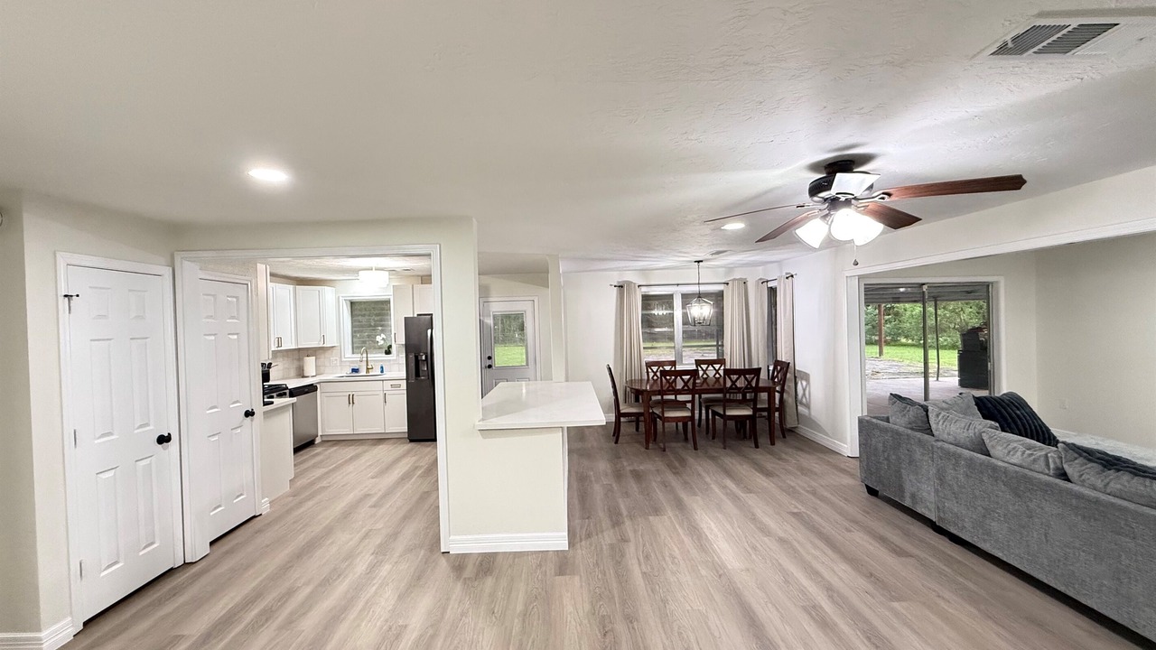 Photo of Livingroom in Voth