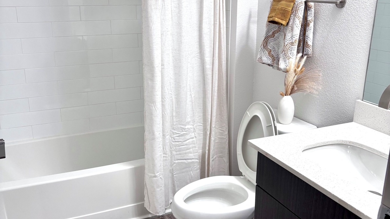 Photo of Bathroom in Central Arlington
