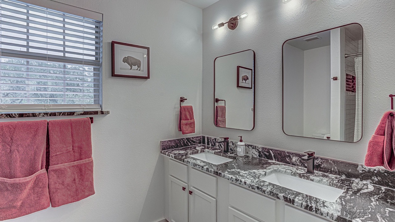 Photo of Bathroom in Lakeland Park