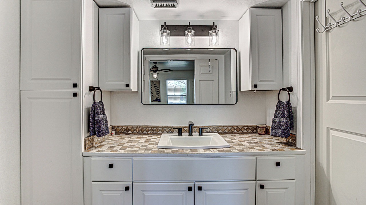 Photo of Bathroom in Lakeland Park