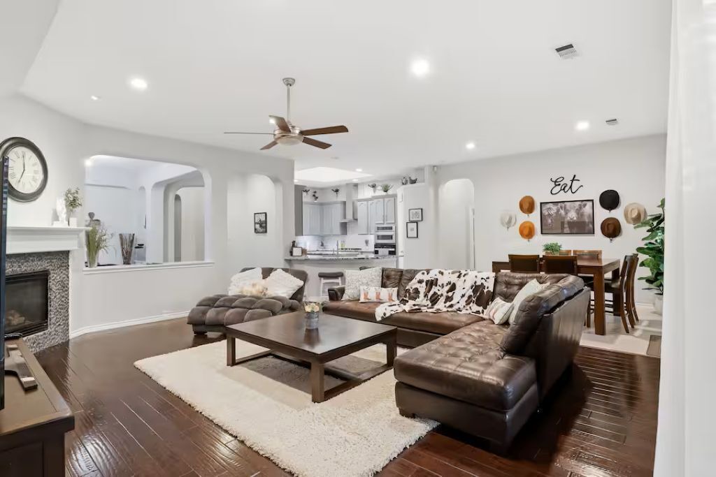 Photo of Livingroom in Grand Prairie