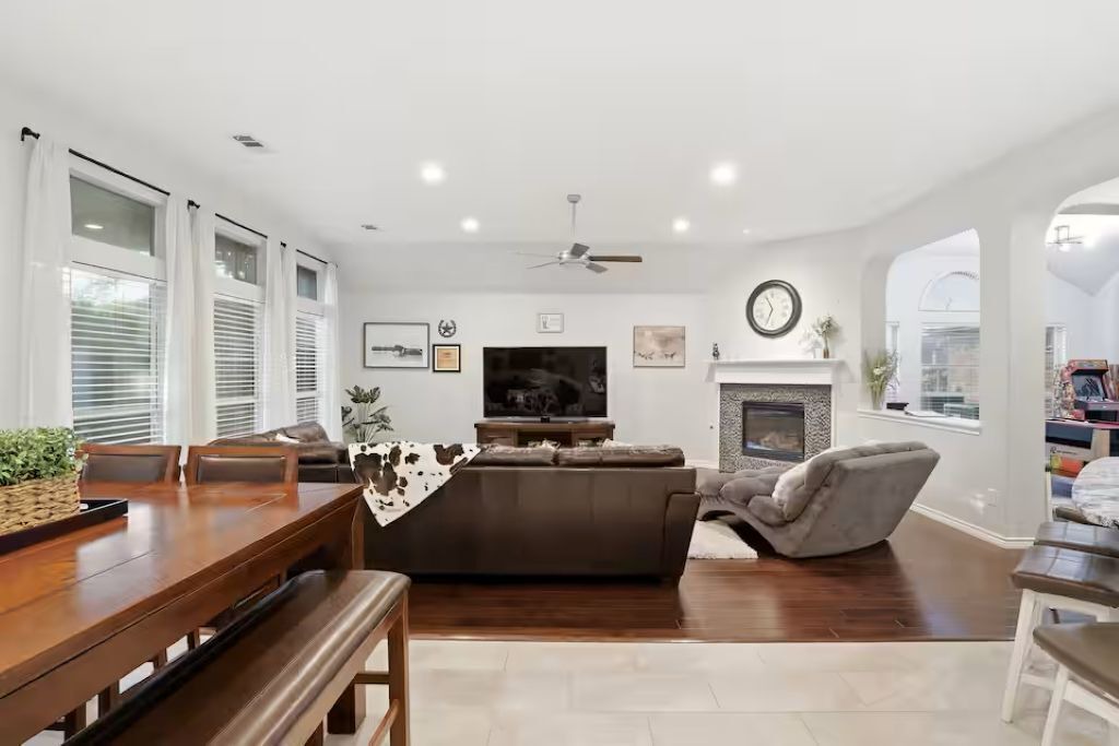 Photo of Livingroom in Grand Prairie