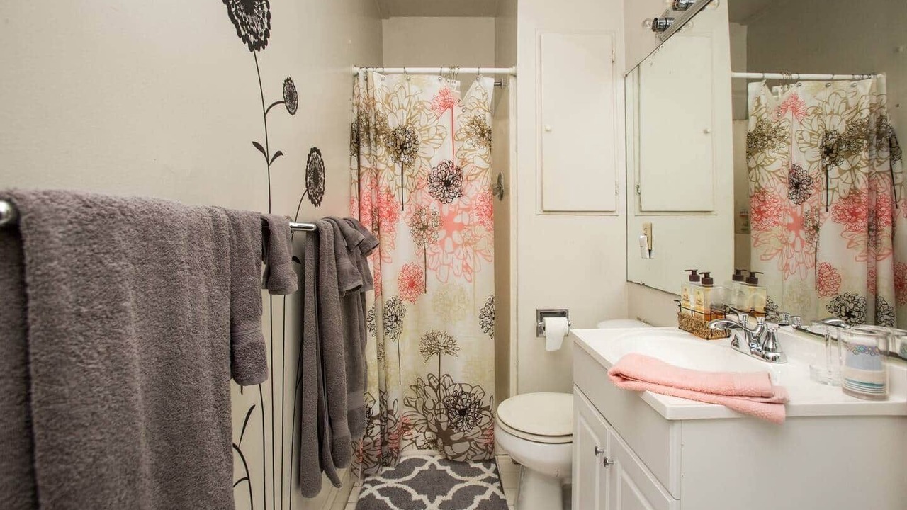 Photo of Bathroom in Touro