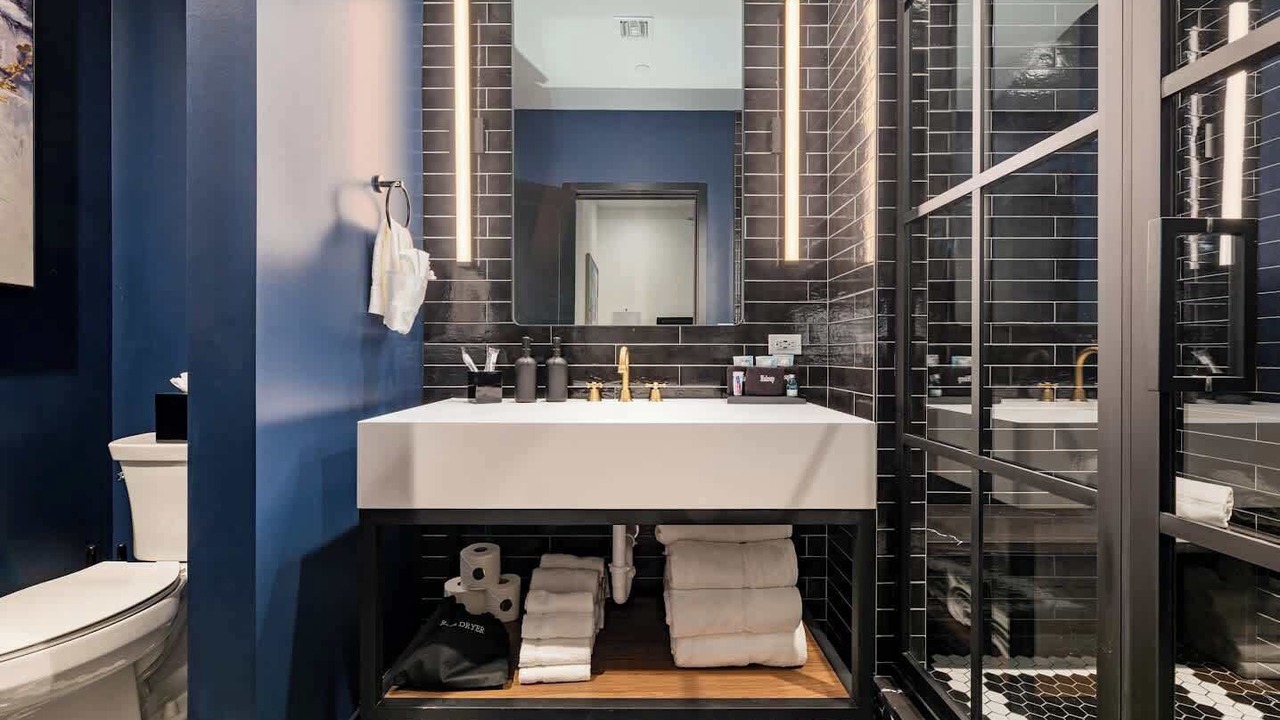 Photo of Bathroom in Central Business District