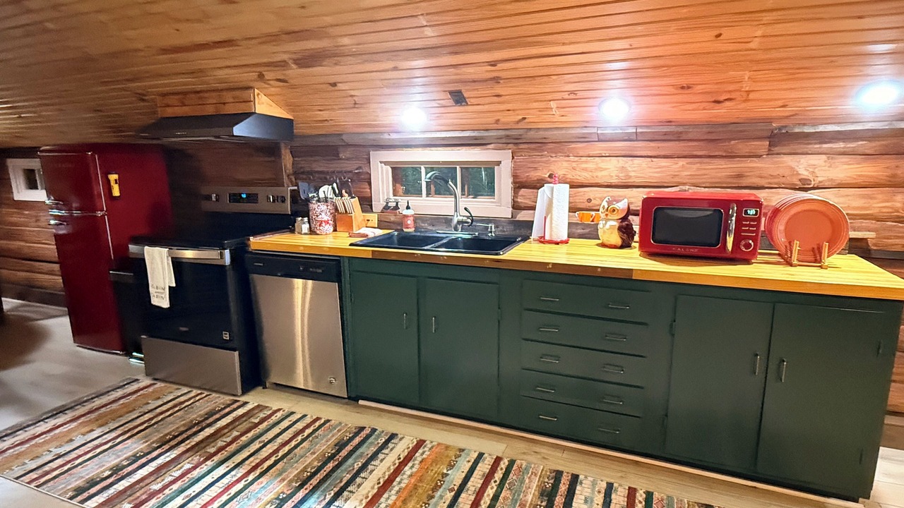Photo of Kitchen in Holly Lake Ranch