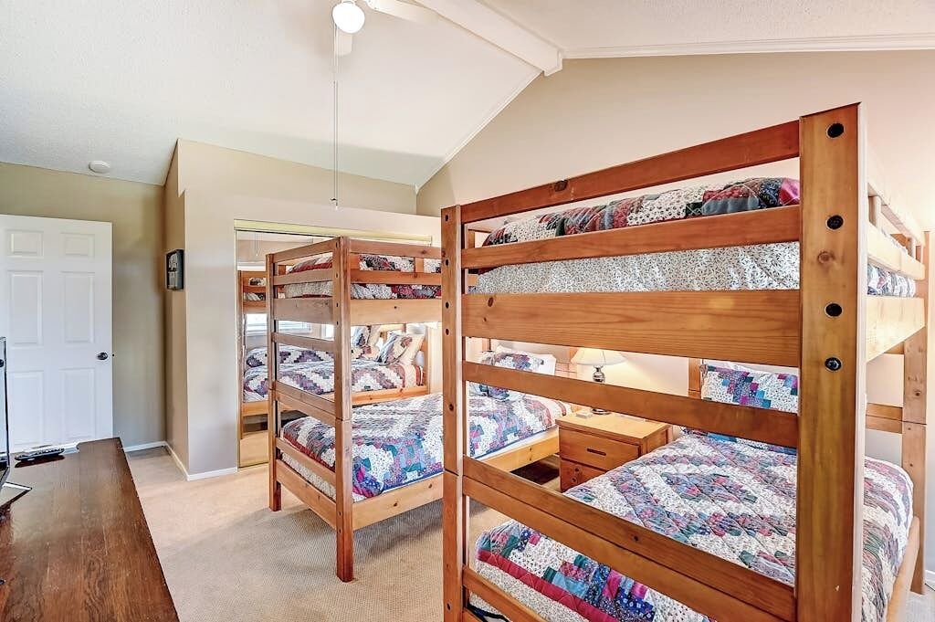 Photo of Bedroom in Point Venture