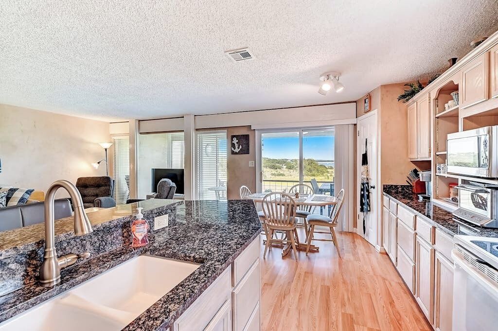 Photo of Kitchen in Point Venture