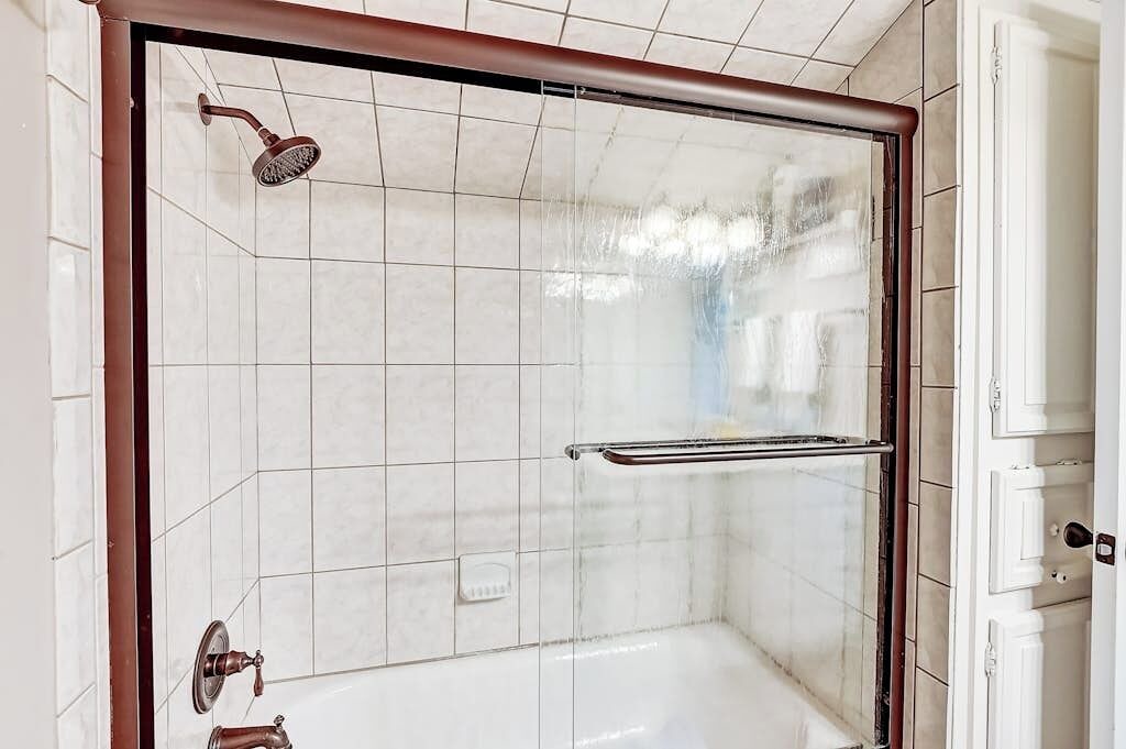 Photo of Bathroom in Point Venture