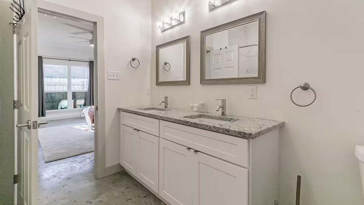 Photo of Bathroom in South Dallas - Fair Park