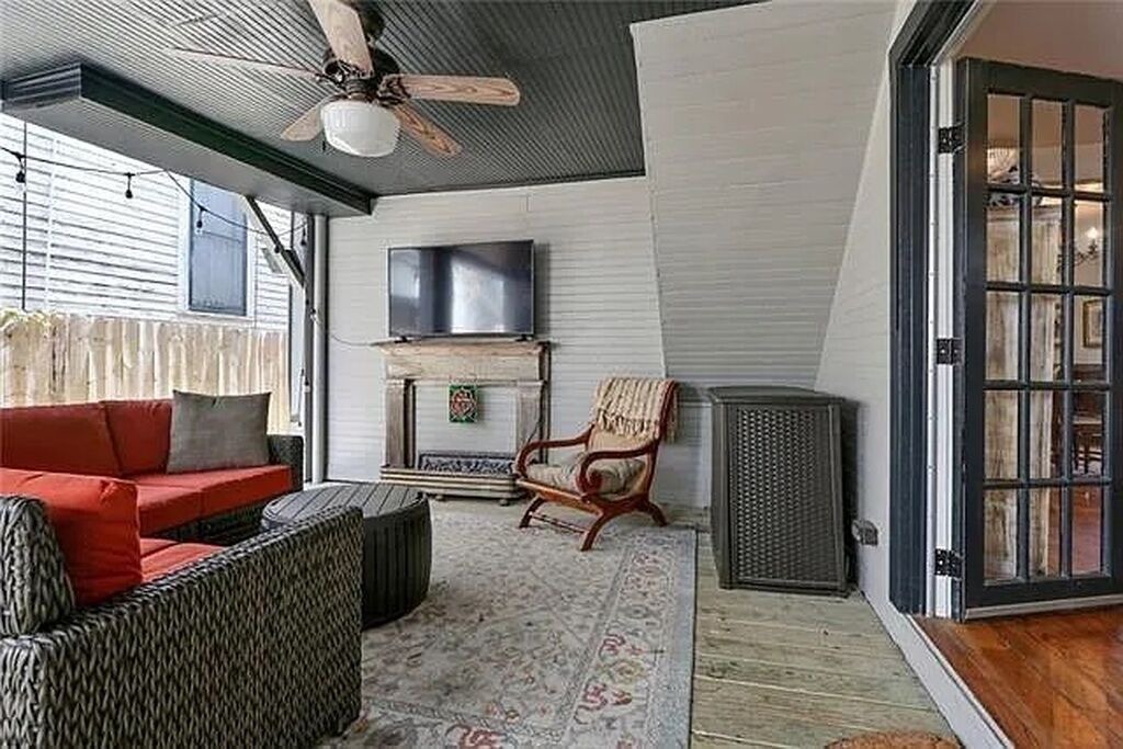 Photo of Livingroom in Lower Garden District