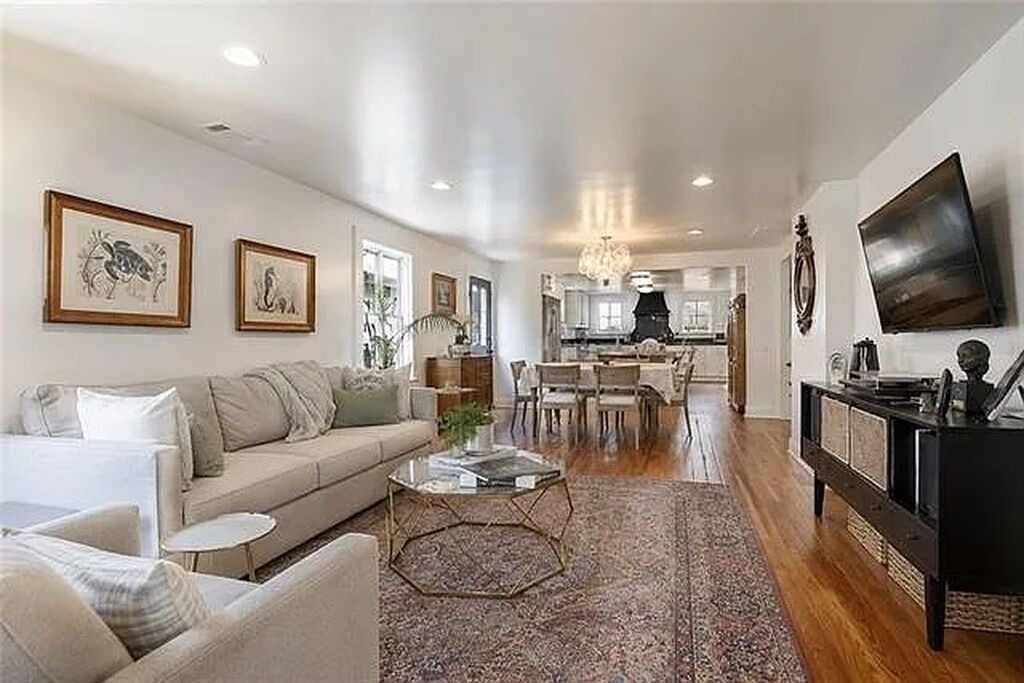 Photo of Livingroom in Lower Garden District