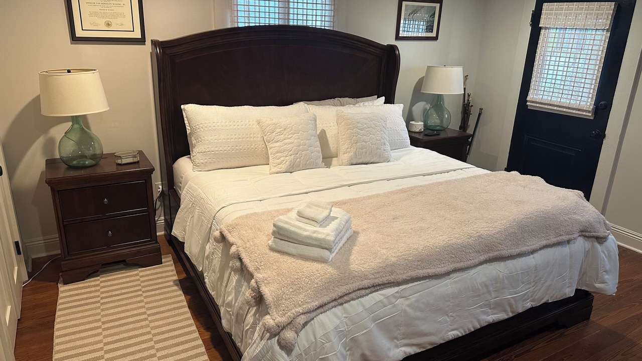Photo of Bedroom in Lower Garden District