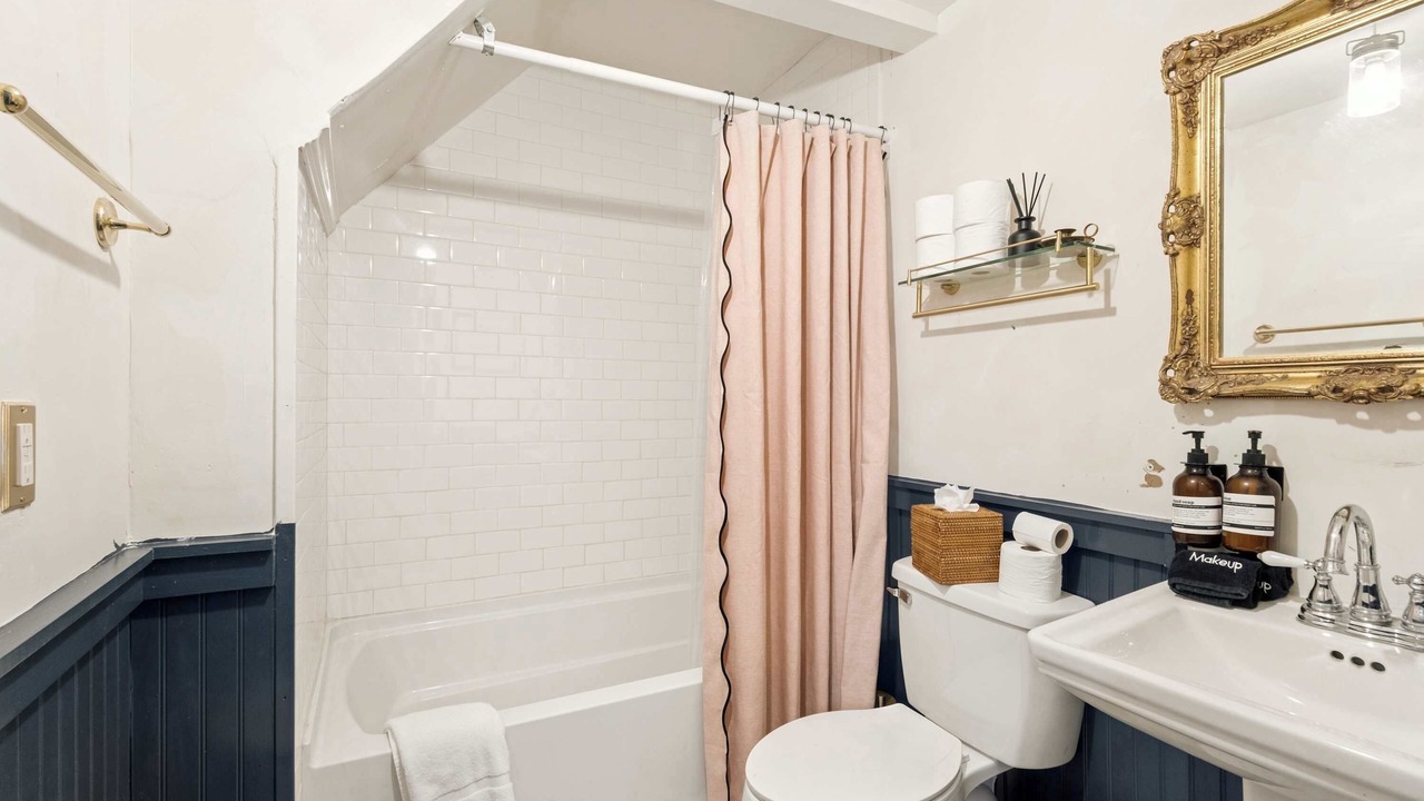 Photo of Bathroom in Treme