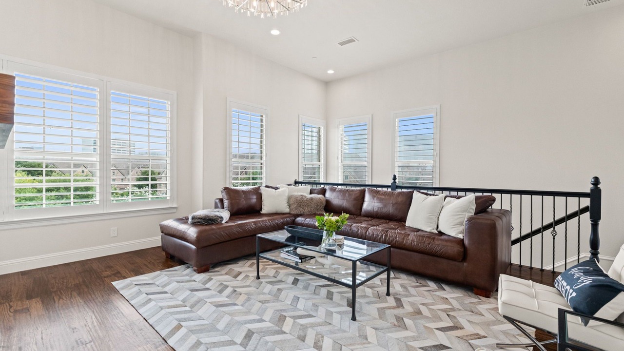 Photo of Livingroom in Legacy Park