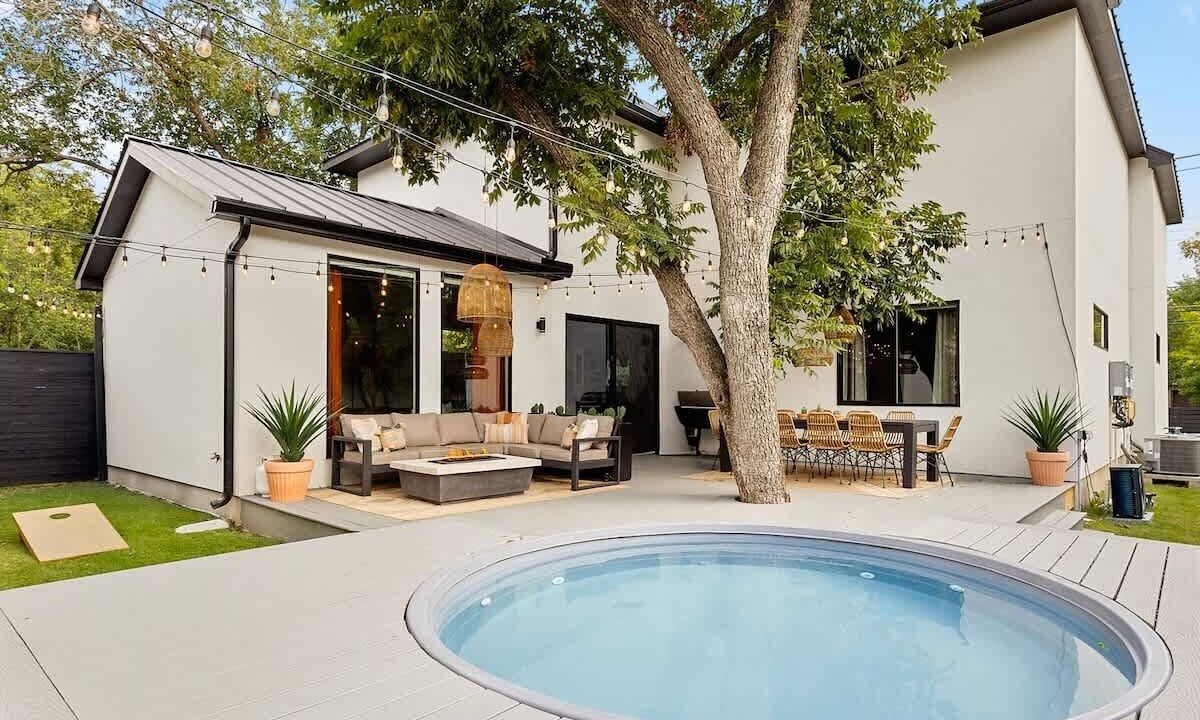Photo of Outdoor in South Lamar
