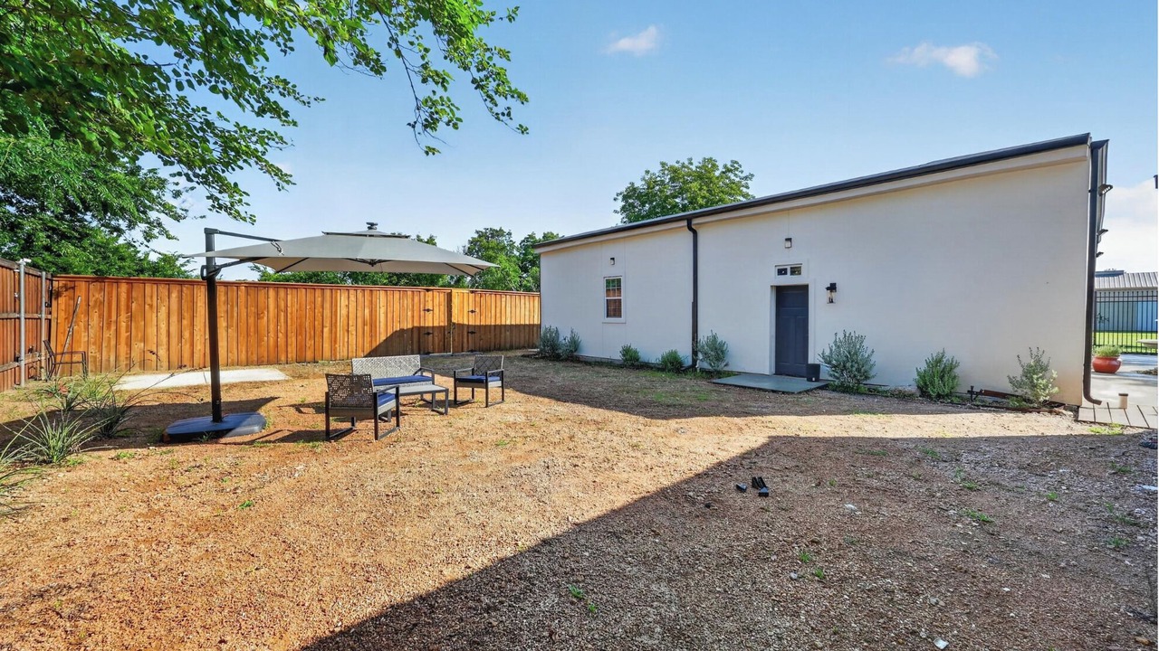Photo of Patio Balcony in South Dallas - Fair Park