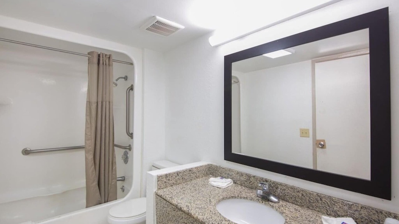 Photo of Bathroom in Broadmoor