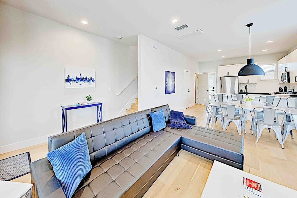 Photo of Livingroom in Foster Heights