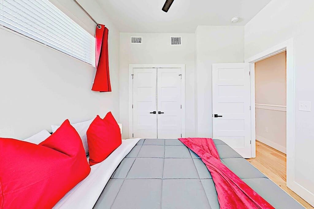 Photo of Bedroom in Foster Heights