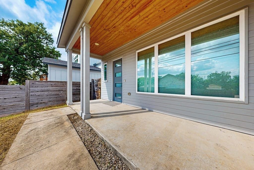 Photo of Patio Balcony in Foster Heights