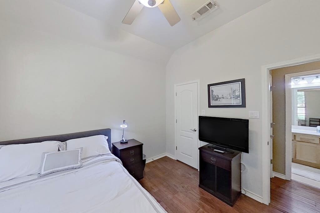 Photo of Bedroom in Apache Shores