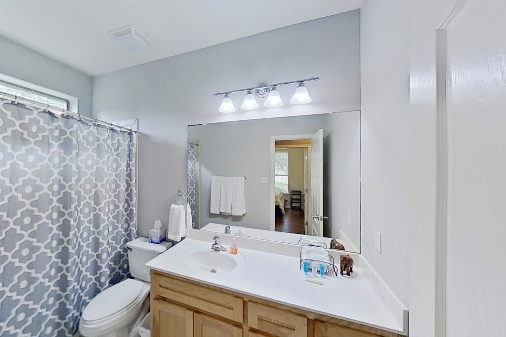 Photo of Bathroom in Apache Shores