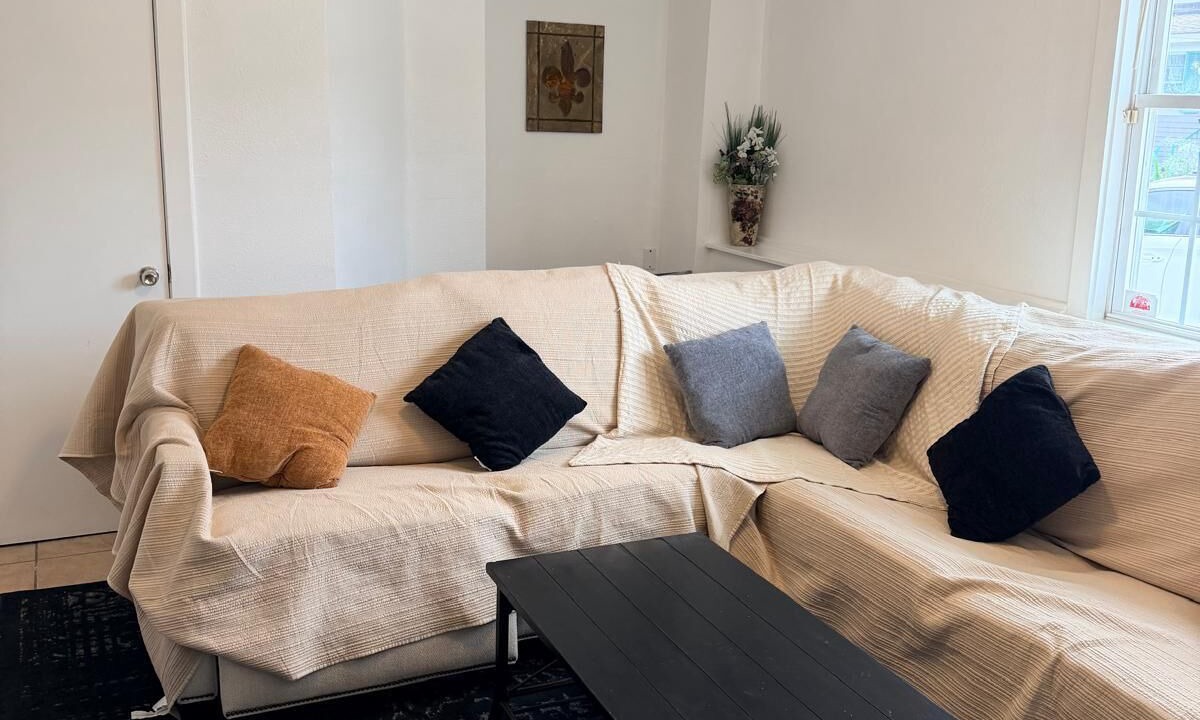 Photo of Livingroom in Central Carrollton Association