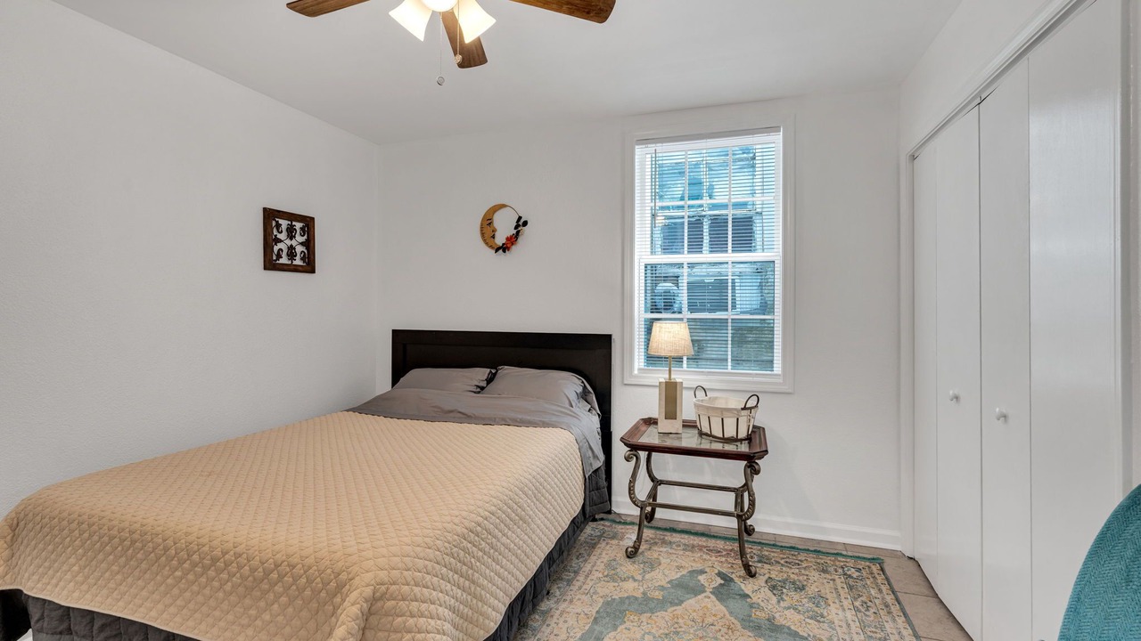 Photo of Bedroom in Central Carrollton Association