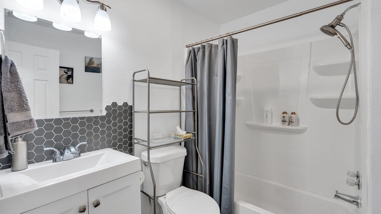 Photo of Bathroom in Central Carrollton Association