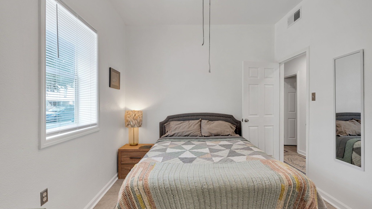 Photo of Bedroom in Central Carrollton Association