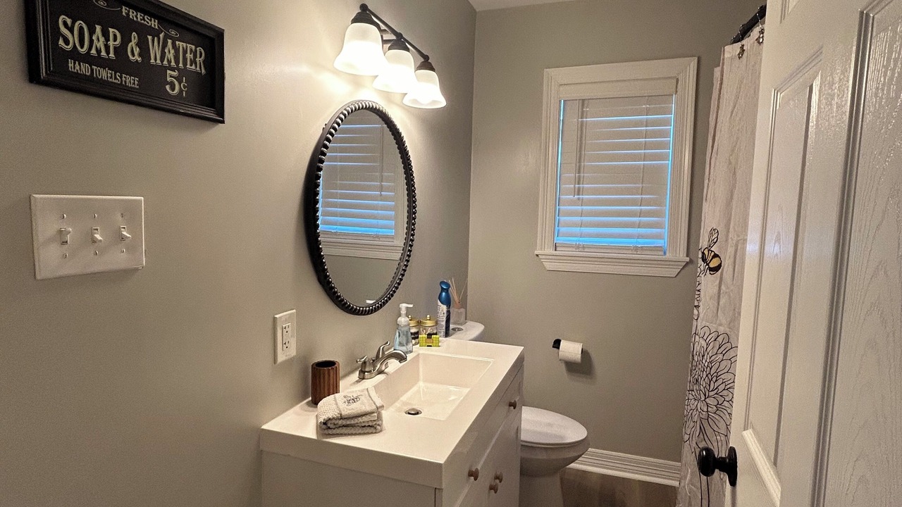 Photo of Bathroom in Orange