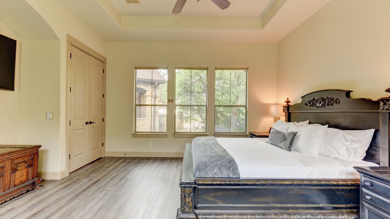 Photo of Bedroom in Lakeway