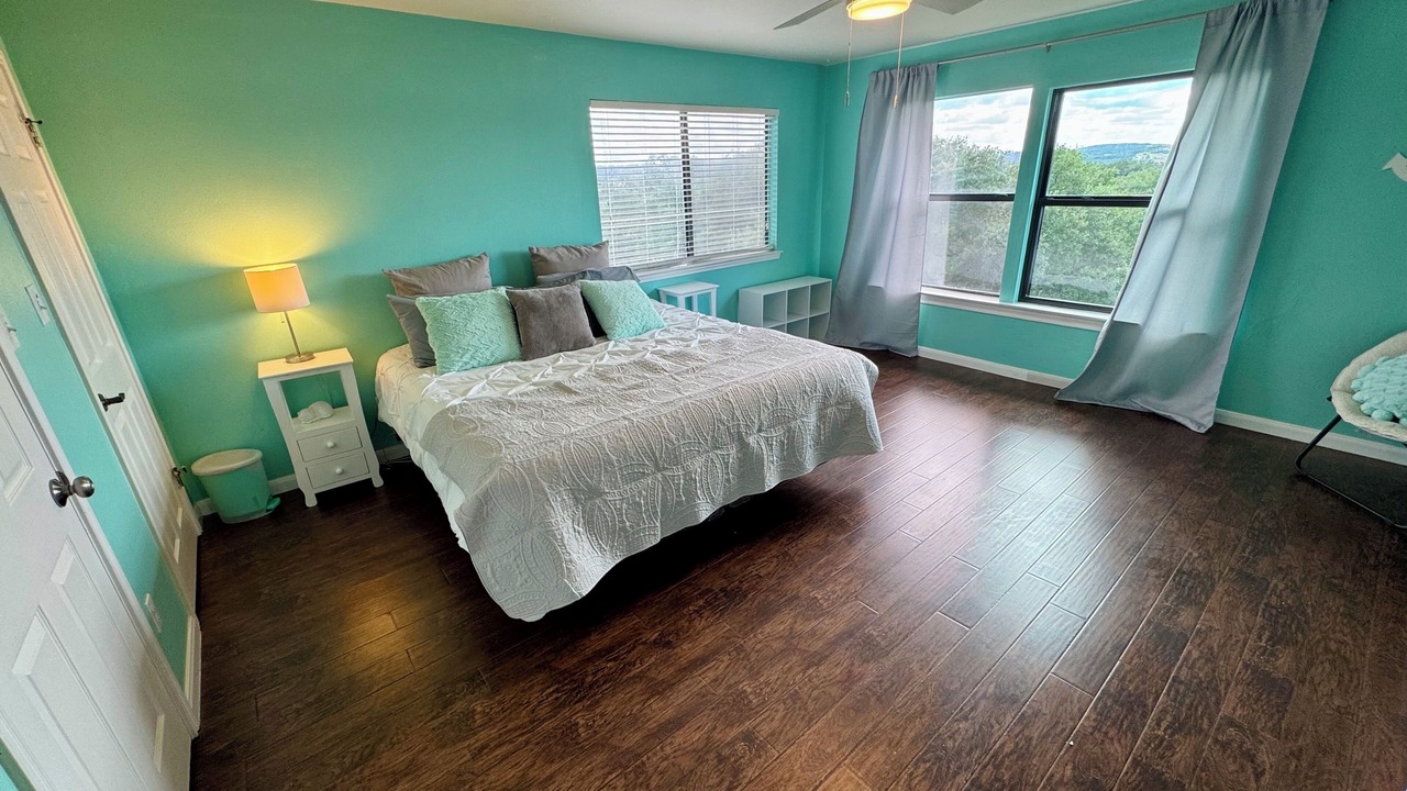 Photo of Bedroom in Point Venture