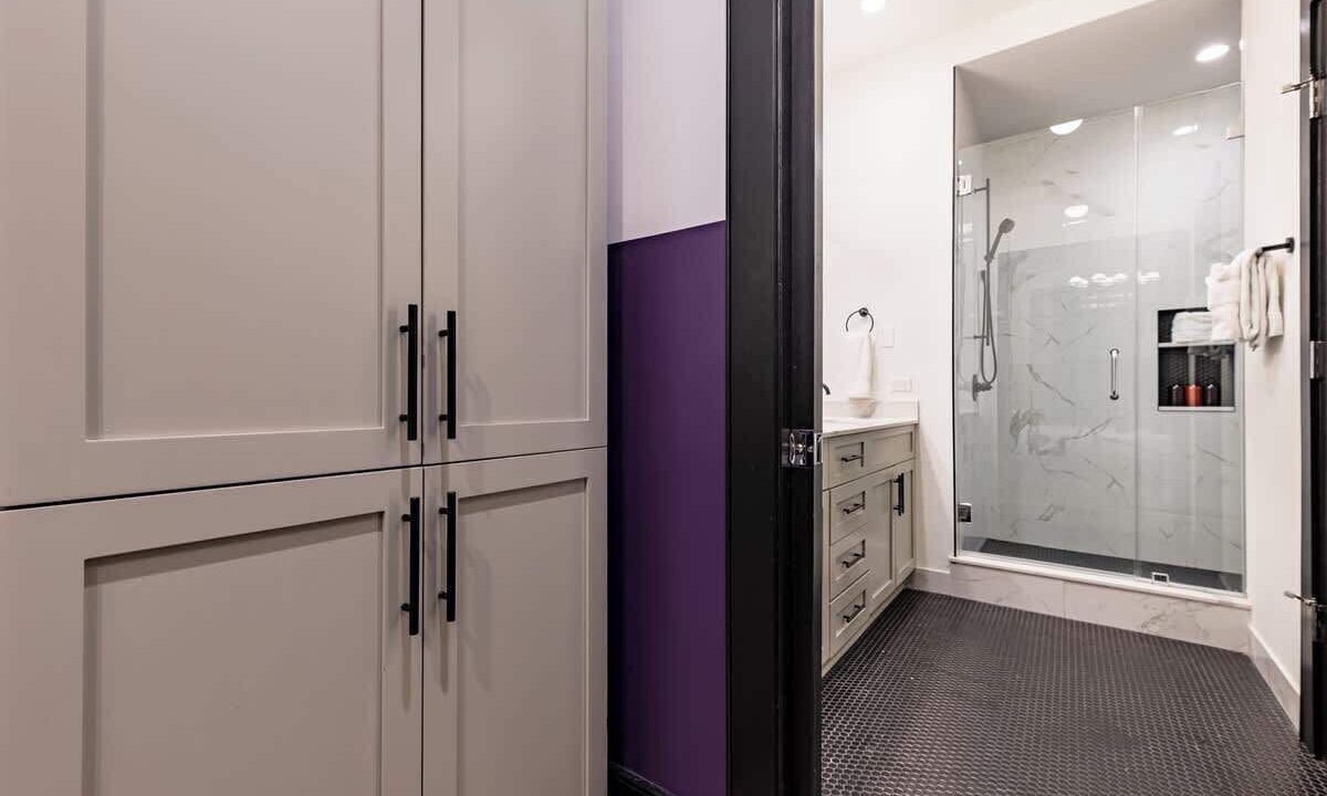 Photo of Bathroom in Central Business District
