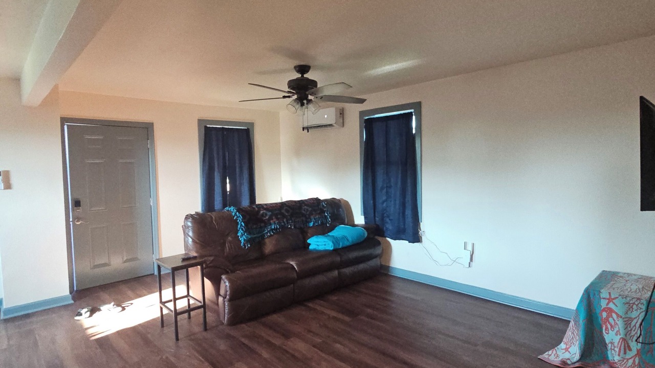 Photo of Livingroom in Boothville-Venice