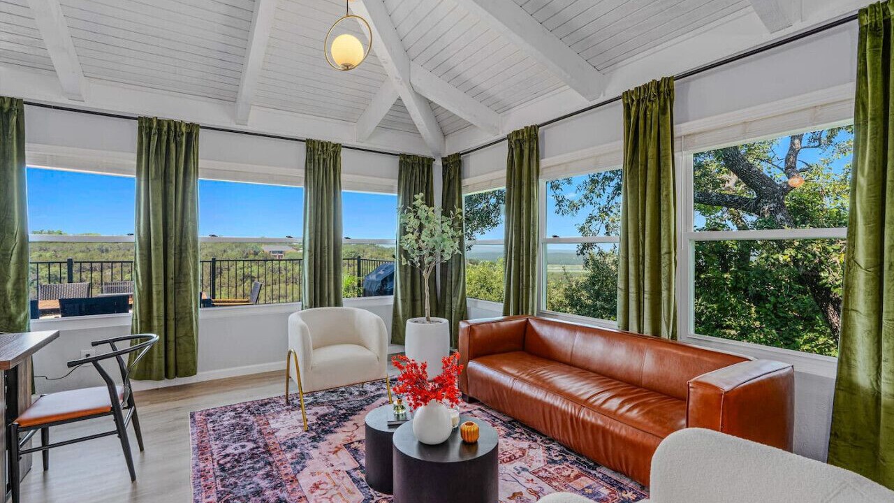 Photo of Livingroom in Lago Vista